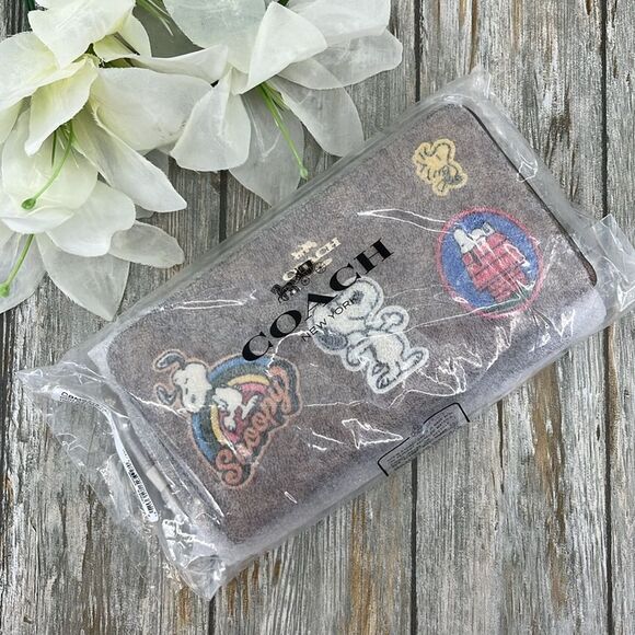 Coach X Peanuts Long Zip Around Wallet In Signature Canvas With Patches Purse - Picture 7 of 7